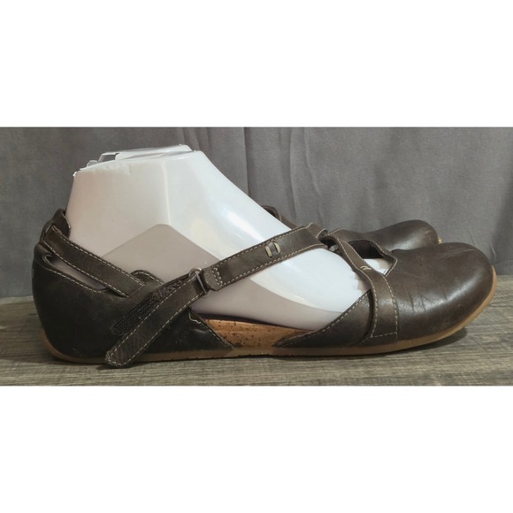 Ahnu Shoes - Ahnu Karma Latitude Cross Strap Adjustable Shoes Women Size 8.5 Brown